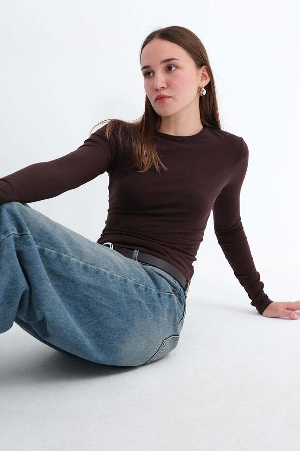 Crew Neck Basic Blouse B1496-Dk2