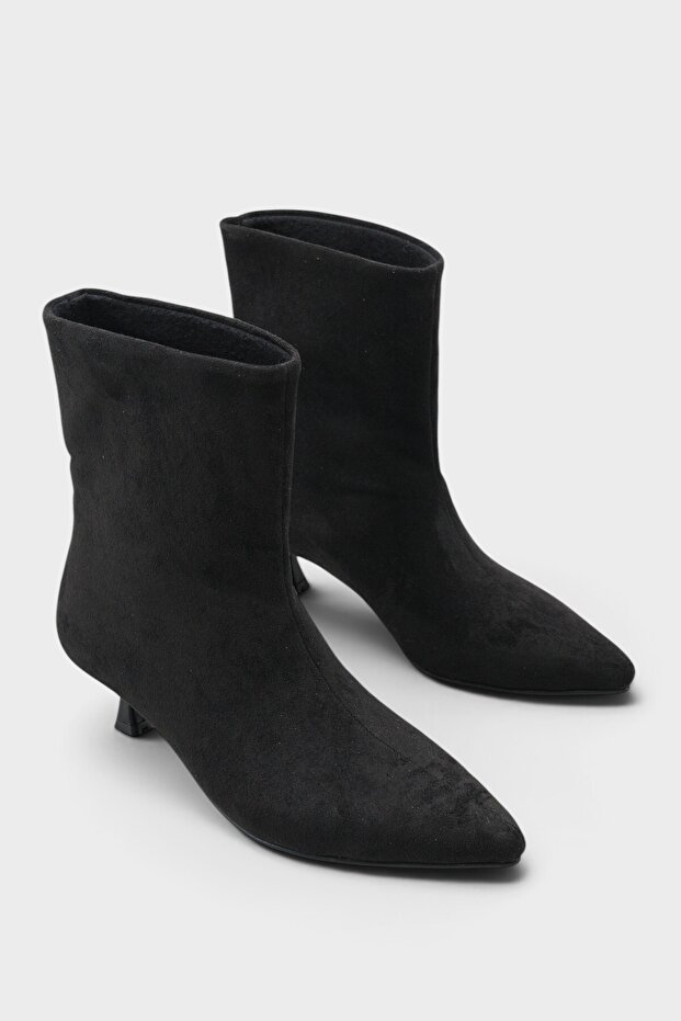 Viola Pointed Toe Women's Pull-On Boots