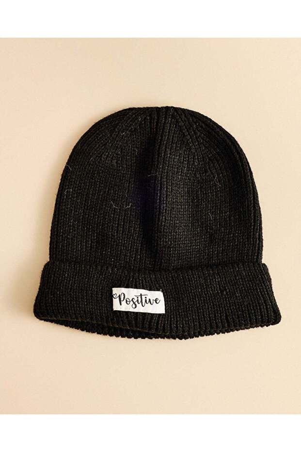 Women Black Ribbed Cuffed Beanie