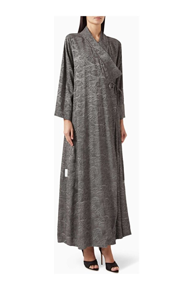Stylish Outerwear Abaya Ideal for Everyday Wear or Special Occasions with Comfortable Fit and Modern Design