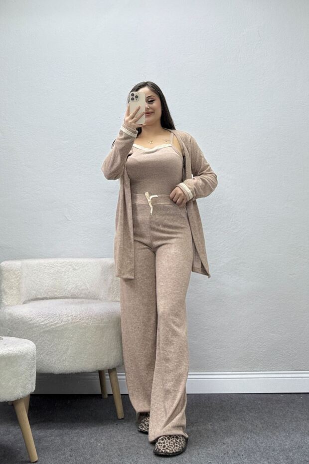 Women's Soft Lace Detailed Three-Piece Home Wear Set Brown