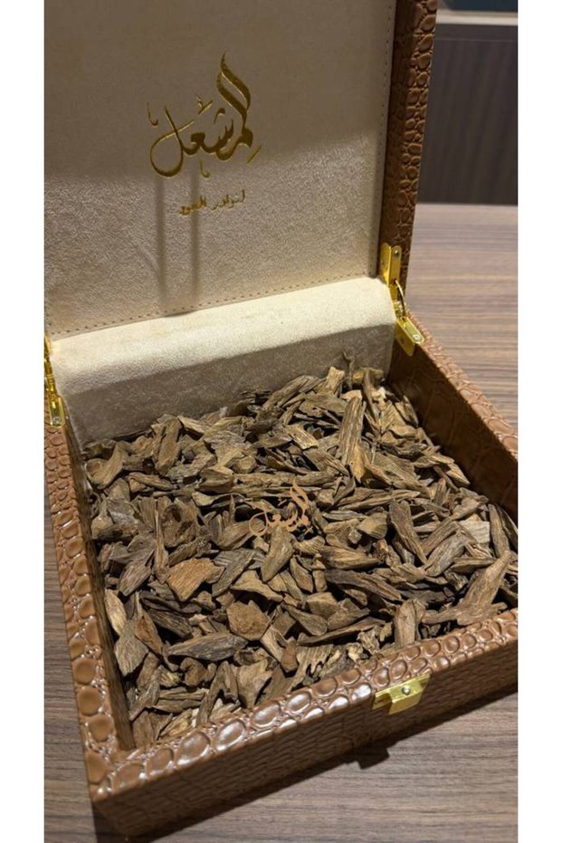 عود نادرة السلطان + هدية عطر نيش