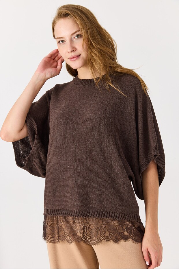 Women's Skirt Lace Detailed Crew Neck Tshirt/Sweatshirt Brown