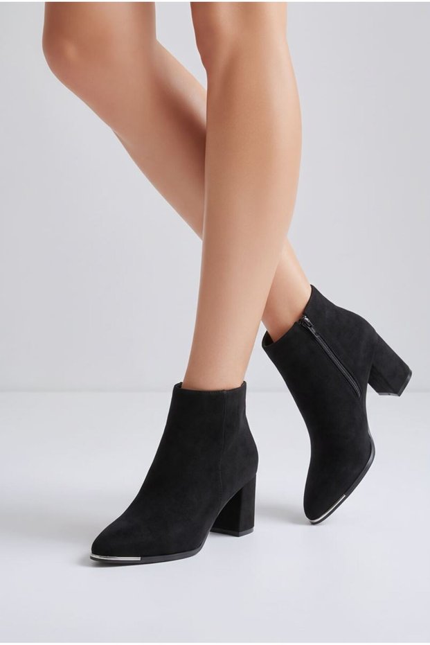 Serrace Women's Daily Heeled Boots with Metal Detail on the Front