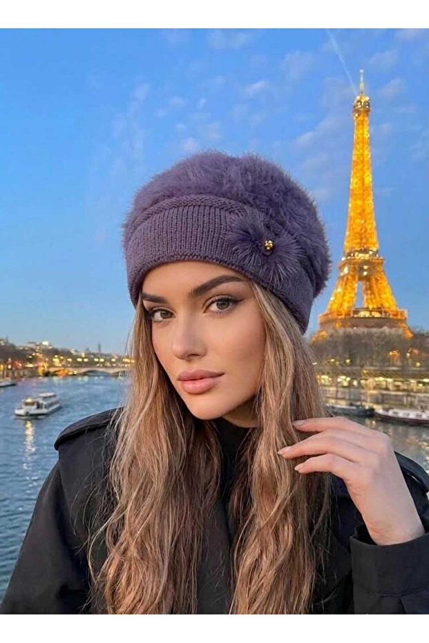 Women's Painter Beret with Side Brooch Decoration and Plush Texture