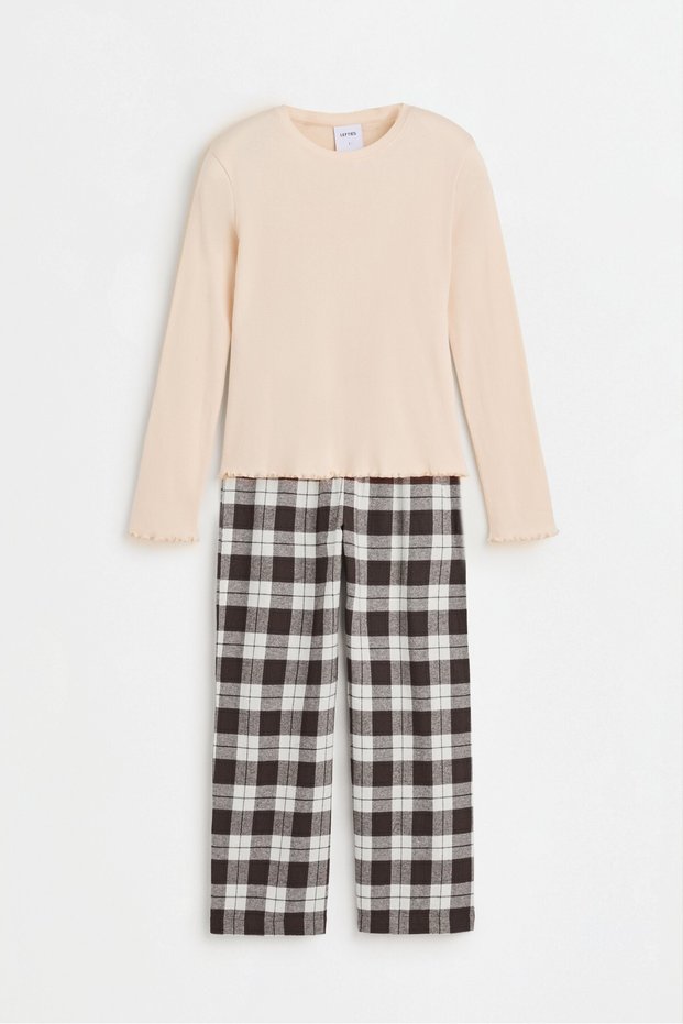 Uzun kontrast pijama takımı