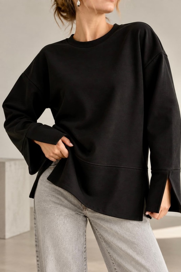 Oversize Sweatshirt with Slit Detail and Crew Neck - Black Zg3535