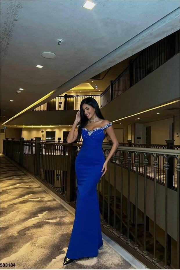 Heart Fish Evening Dress with Straps and Collar Cutout