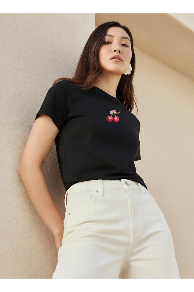 Cotton T-shirt with Embroidery