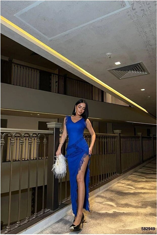 V-Slit Evening Dress Collar