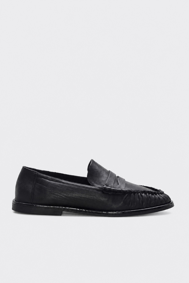 Genuine Leather Black Leather Women's Casual Shoes 657Za7700