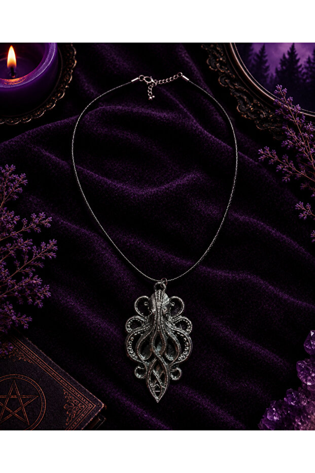 Ahtapot Figürlü Gotik Kolye 🐙🖤