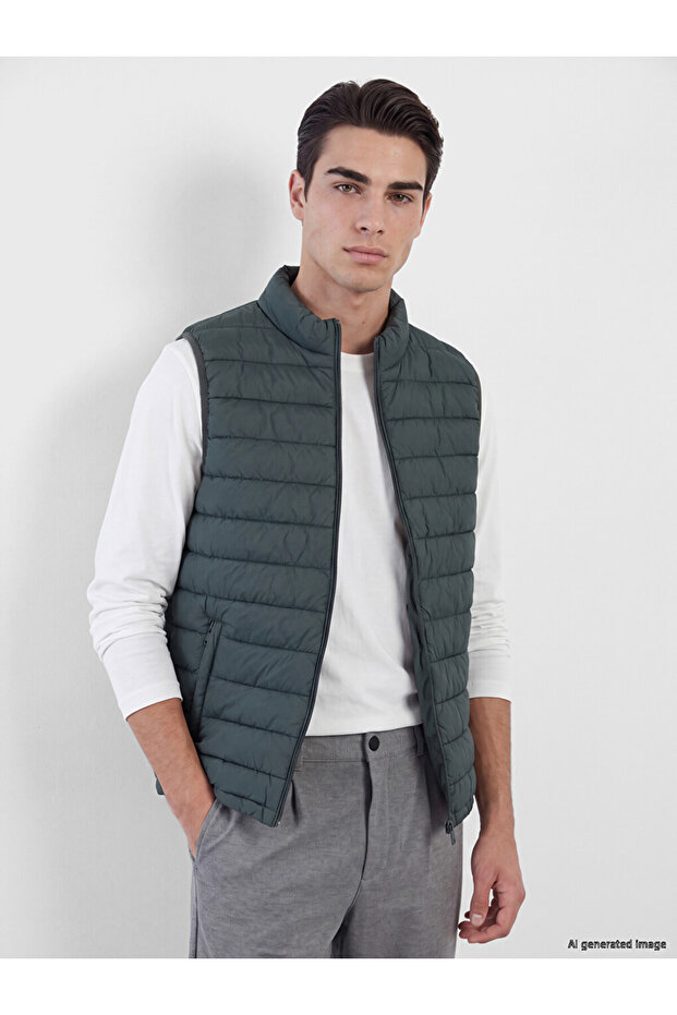 Lcwaikiki Classic Regular Fit Stand Collar Men's Puffer Vest