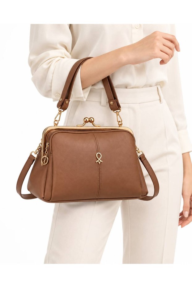 Women's Mink Metal Clip Three-Compartment Long Strap Hand and Shoulder Bag