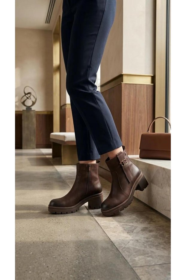 2351311 Brown Nubuck Genuine Leather Boots