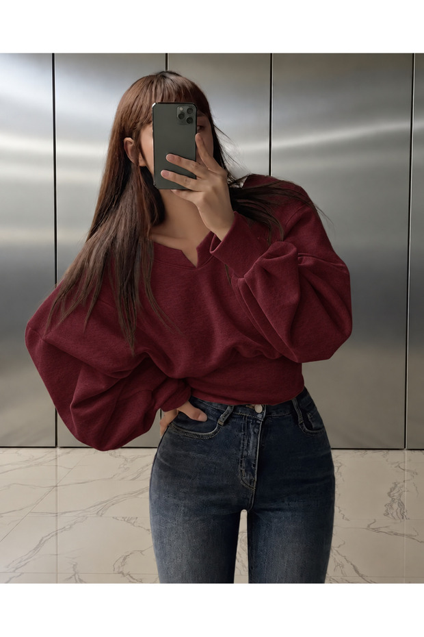 Women's V Detailed Wide Collar Balloon Sleeve Sweatshirt