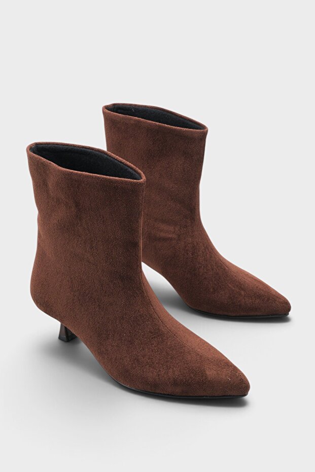 Viola Pointed Toe Women's Pull-On Boots