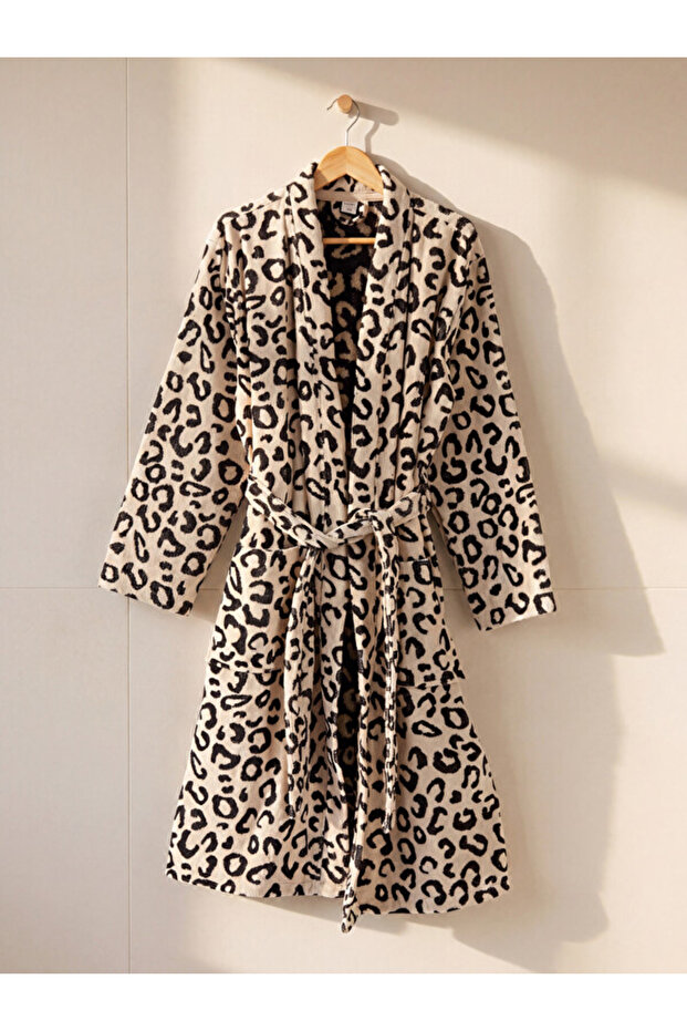 Esvab • Modern & Distinctive Leopard Embroidered Women's Bathrobe