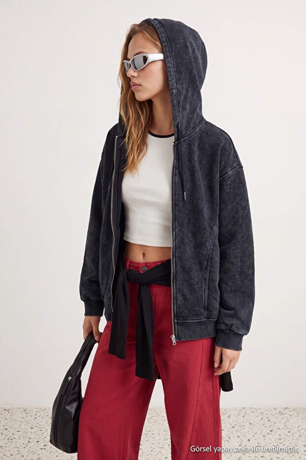 Siyah Kalın Yıkama/Eskitme Efektli Kapüşonlu Fermuarlı Oversize Örme Hırka/Sweatshirt TWOAW27SW00061