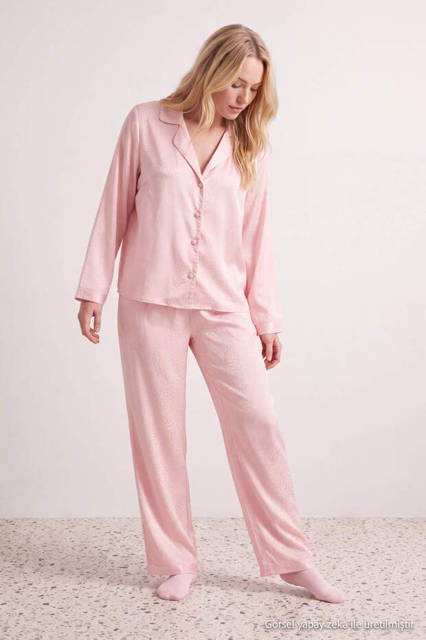 Pembe Leopar Desenli Jakar Saten Dokuma Pijama Takımı THMAW27PT00194