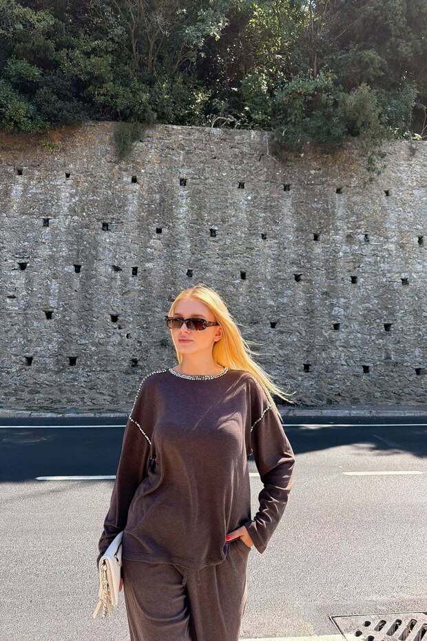 Stone Detail Knitted Blouse