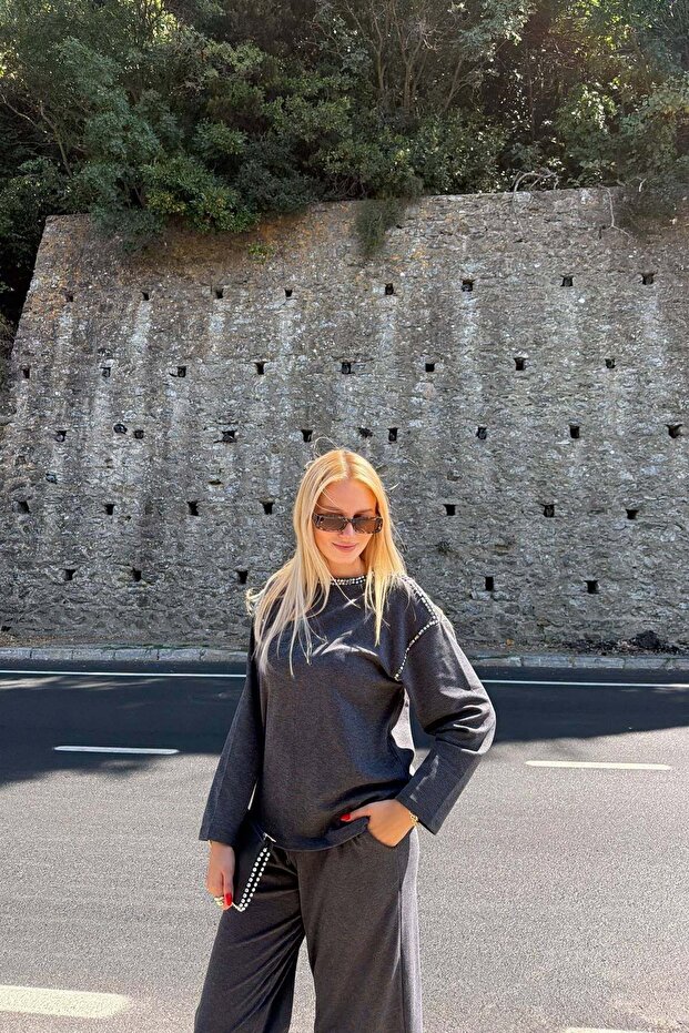 Stone Detail Knitted Blouse