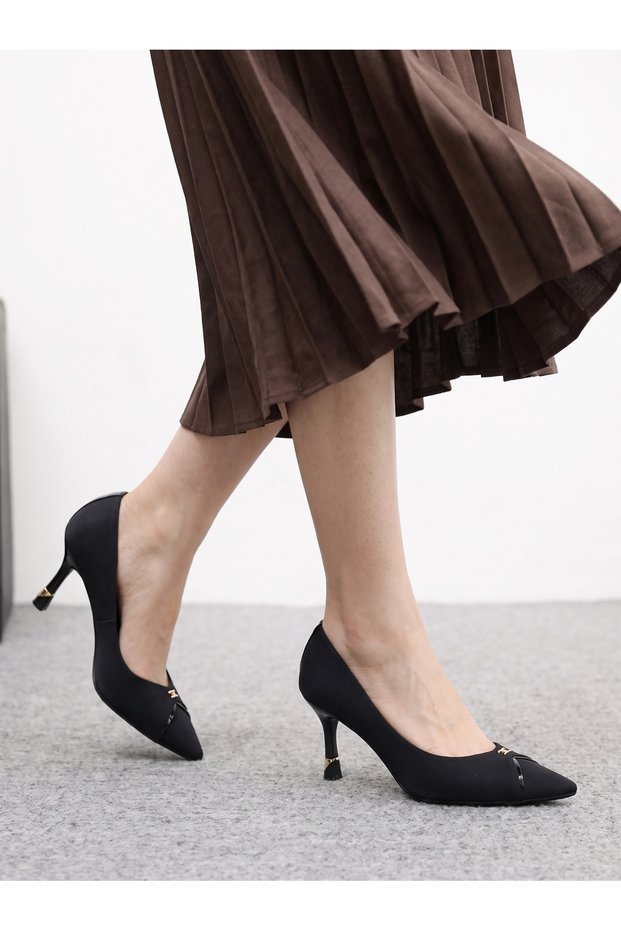 Vega Sola Women's Pointed Toe Thin Heeled Shoes 00123005 Matte Black
