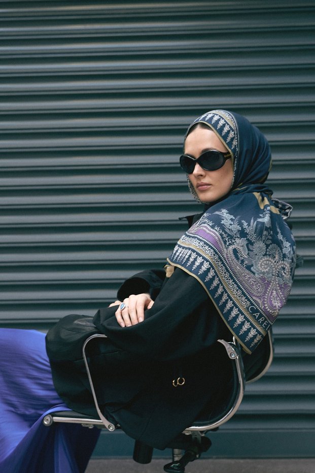 Lavella Pattern Norena Wool Shawl Navy Blue