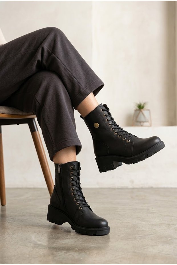 Women's Metallic Shiny Lace-Up Long Boots with Internal Zipper, Thick Serrated Sole Winter Boots Genuine Leather Boots