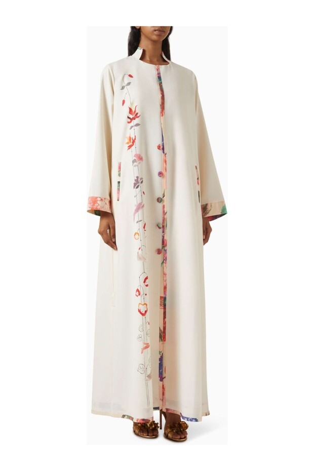 Stylishly Designed Abaya with a Comfortable Silhouette, Ideal Choice for Daily Wear and Special Occasions