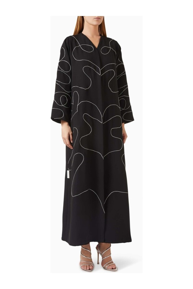 Stylish Embroidered Abaya with a Comfortable Silhouette, Suitable for Daily and Nighttime Wear