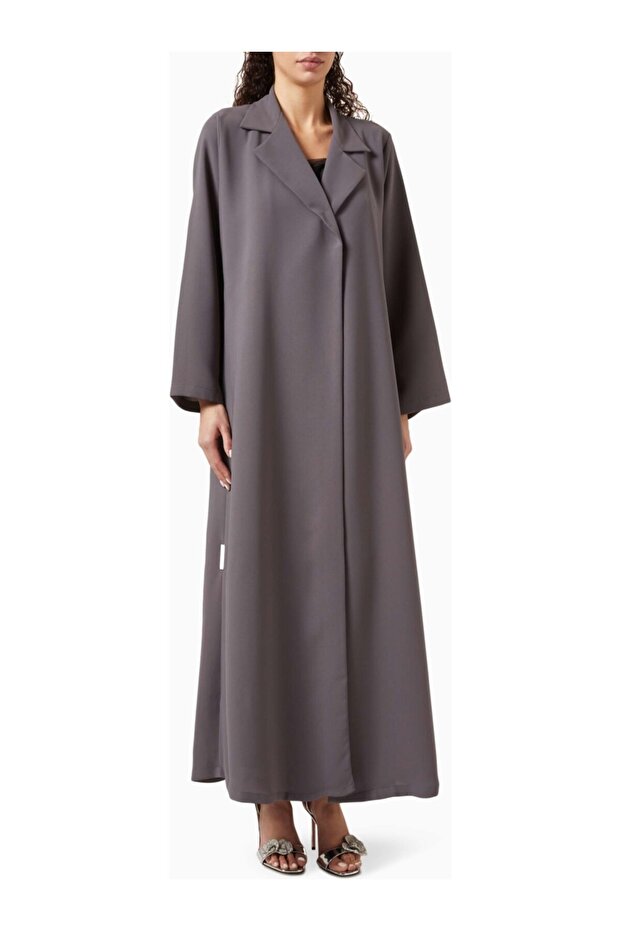 Modern Minimalist Notched Collar Abaya Reflects Elegance with Long Sleeves and Aline Silhouette