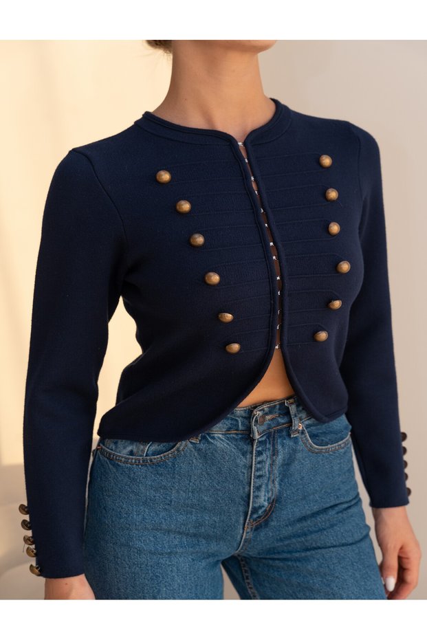 Button Detailed Belly-Cut Knitwear Jacket