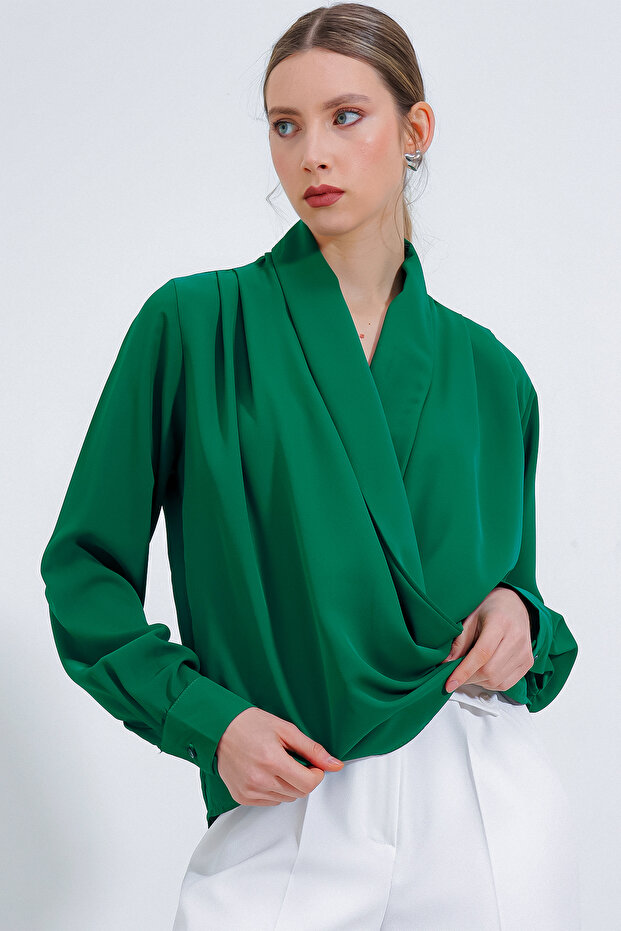 Women's Emerald Green Double-Breasted Collared Drapey Satin Blouse 0492