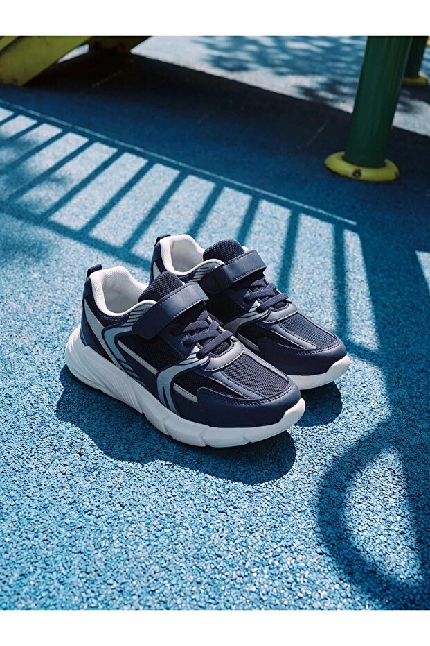 Mesh Boys' Sports Shoes (W6)
