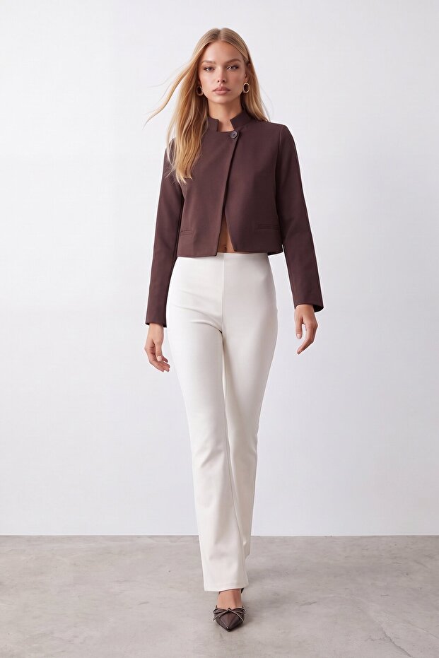 Buttoned crop jacket