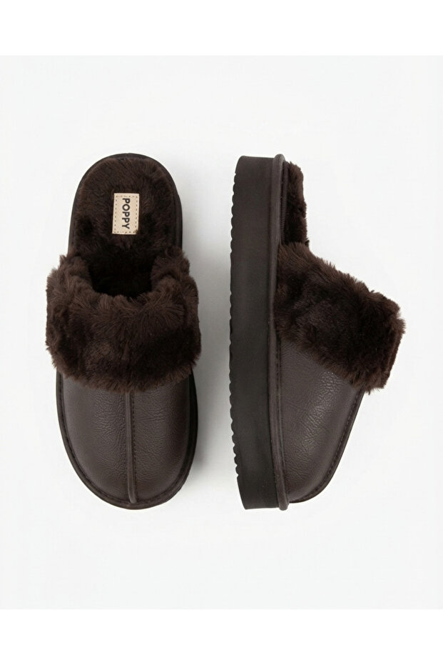 Women's plush furry house slippers and comfortable daily slippers
