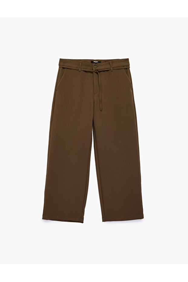 Comfortable Fit Pocketed Belted Barrel Fit Fabric Trousers