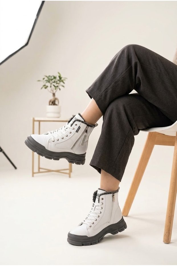 Women's Fur Lined Thick Serrated Sole Sneaker Boots with Lace-Up and Zipper, Warm and Comfortable Winter Boots