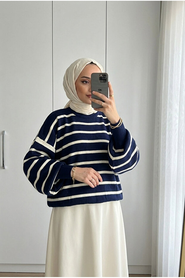 Women's Thin Striped Balloon Sleeve Oversize Knitwear Sweater Tunic 70 cm