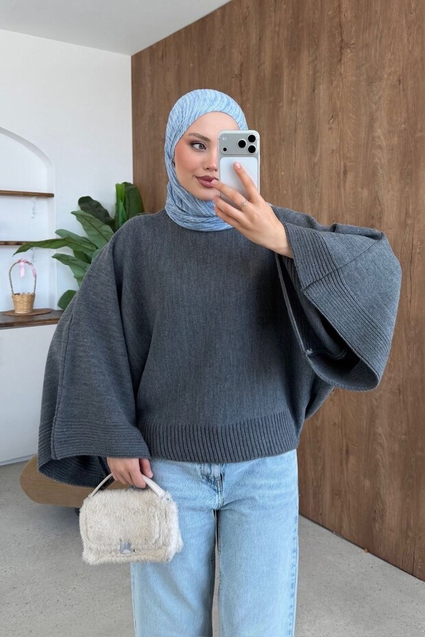 Golden Wide Sleeve Sweater Gray