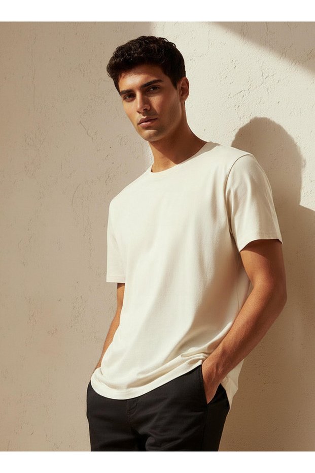 Men Regular Fit Crew Neck Short Sleeves T-shirt