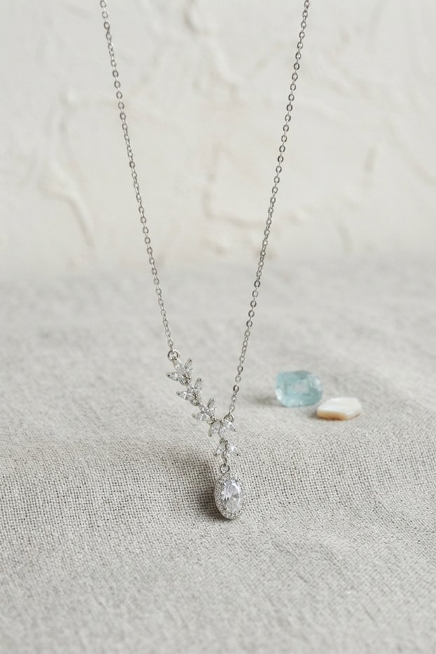 Silver Brass Zircon Row Women's Necklace for Elegant Necks