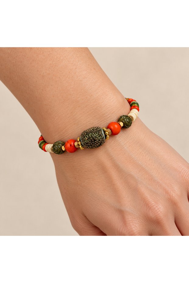 Orange Green Beaded Bracelet – Stylish Daily Accessory with Gold Detailing and Patterned Design