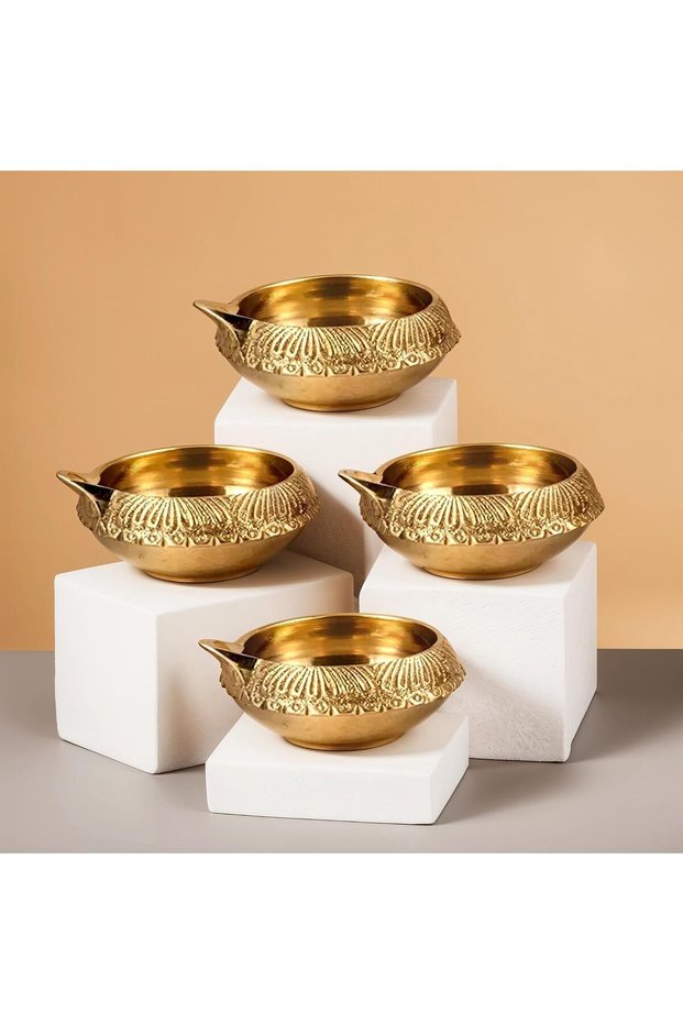 Brass Diya for Pooja - Indian Puja Oil Lamp (Pack of 8) - Kuber Lamp for Diwali - Indian Return Gifts ®