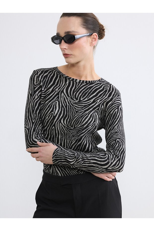Alita City Farkıyla Lcw Everyday Black Combed Cotton Patterned Oval Neck Long Sleeve Women's Blouse