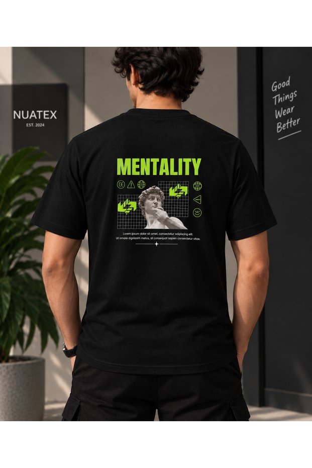 تي شيرت عادي مطبوع عليه MENTALITY