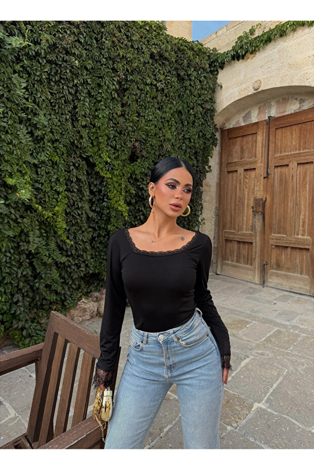 Black Square Collar Lace Detailed Blouse