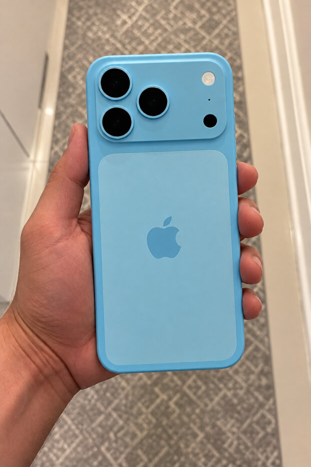 iPhone 18 Pro Max 3D Modeli (Mavi)