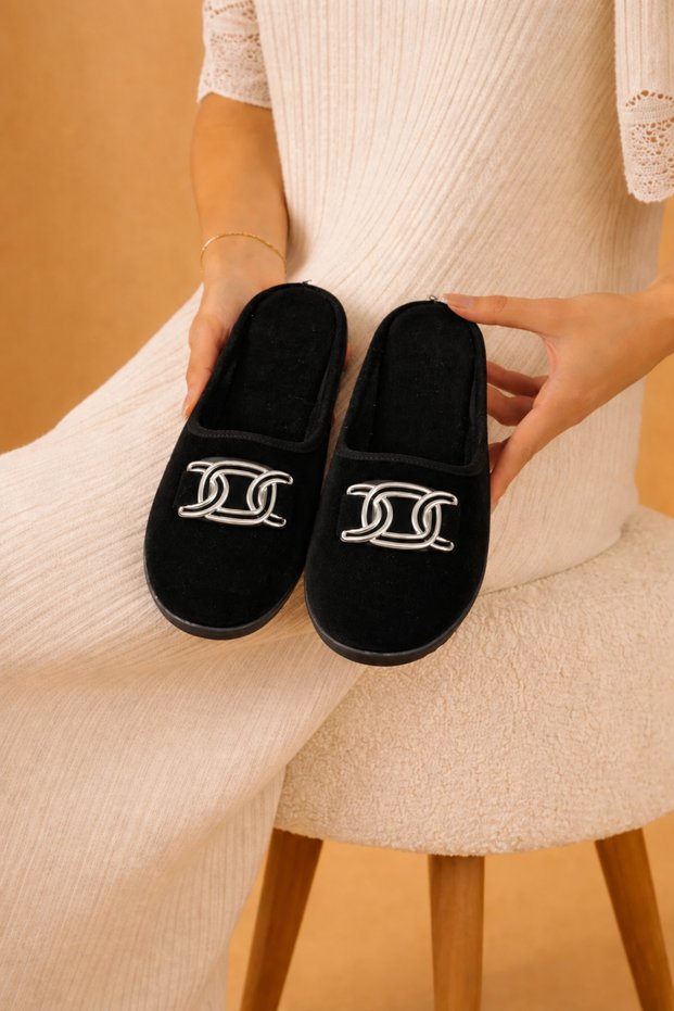 Furry Buckle Closed Front Baggage Baggage Bag Women's Winter Home Slippers